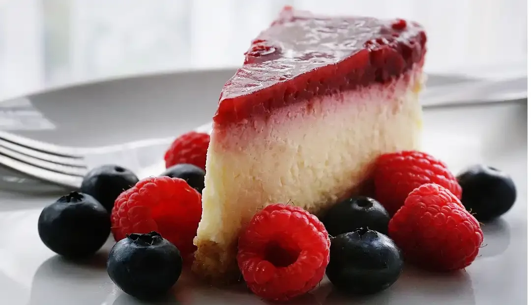 Cottage cheese cheesecake with berries in a serving plate